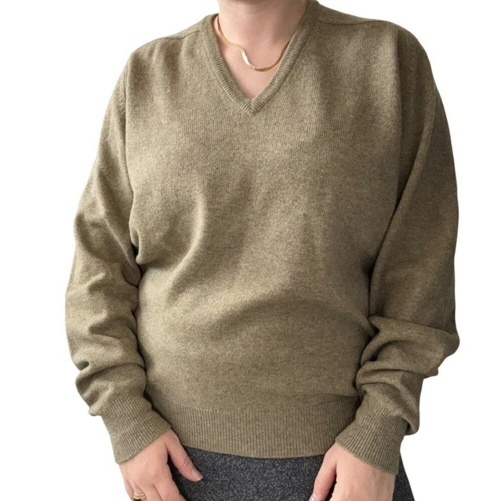 Vintage Alan Paine Mens Tan 100% Lambswool V Neck Preppy Sweater Sz 44